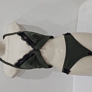 Wolf & Whistle Green  Bikini Size 6 NWOT